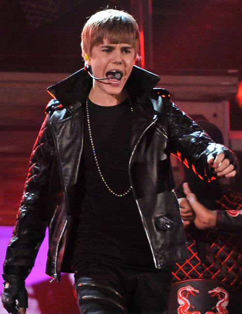 justin bieber crying pictures. justin bieber crying at