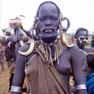 Голые женщины из племен (58 фото)