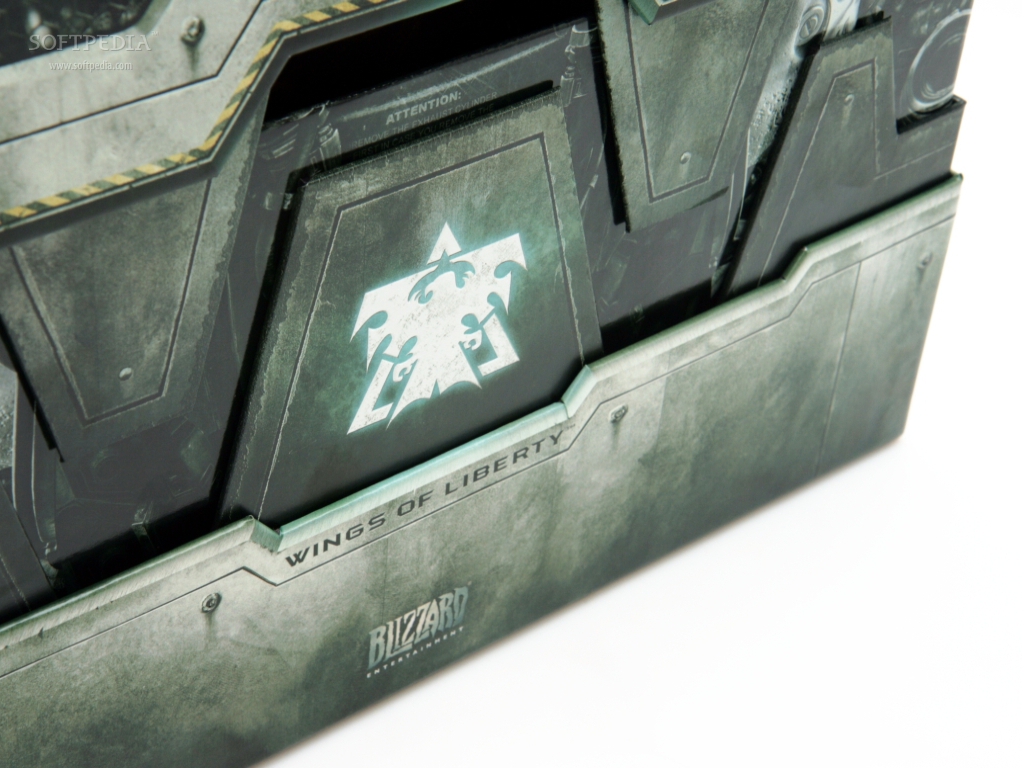 A Complete Look at the Collector's Edition of Starcraft II: Wings of ...