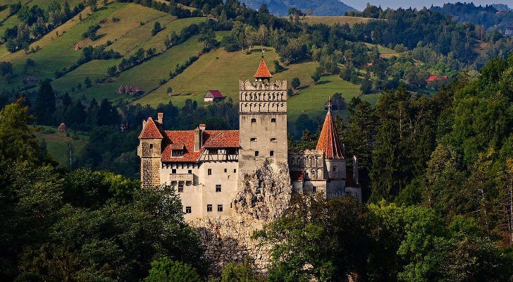 Count Dracula's Castle in Transylvania Is Up for Sale - Softpedia